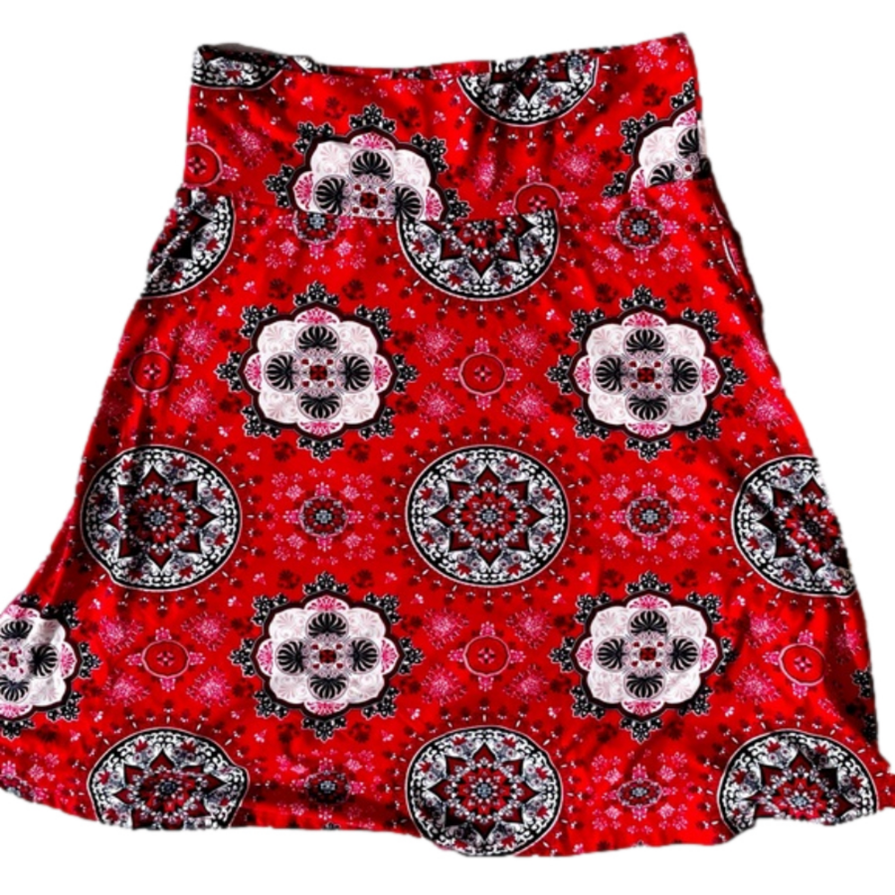 Very soft red Colette skirt. Lots of stretch, L 14 12 16 xl comfortable black